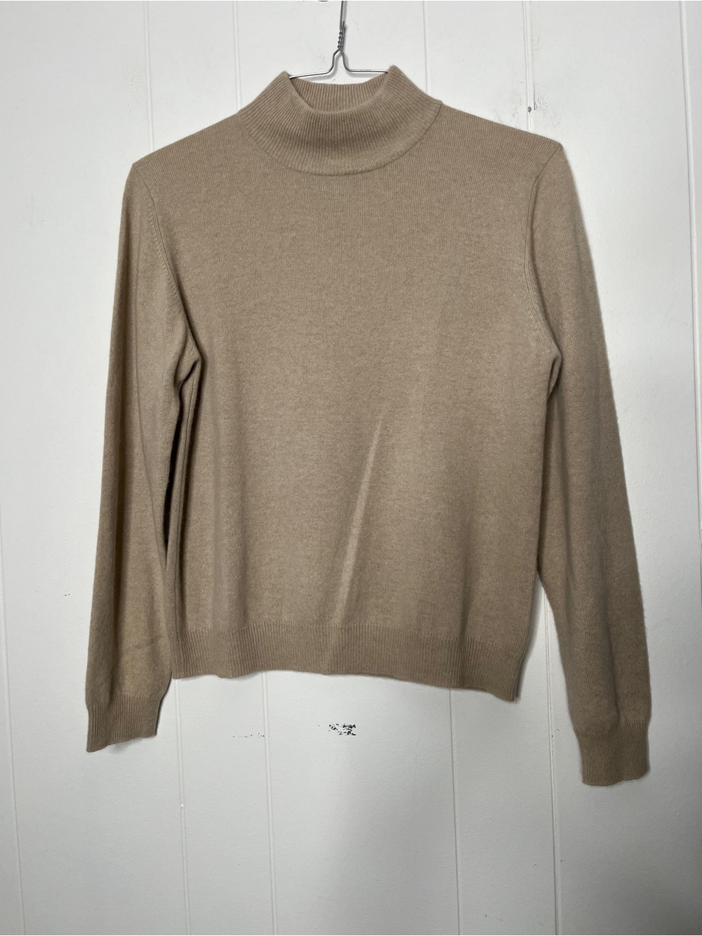 VTN Parisian Signature 2-Ply 100% Cashmere Tan Turtleneck Sweater Size M